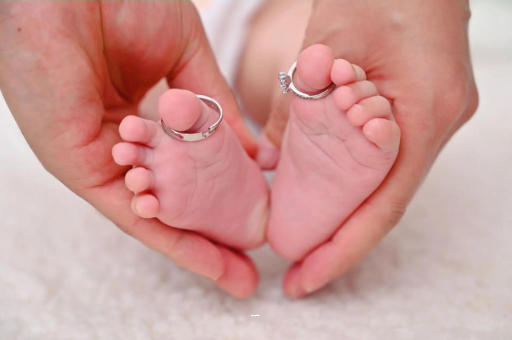 借卵生子咨询孕妇肚子隐隐作痛